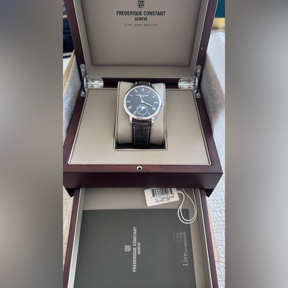 Frederique Constant Slimline
Moonphase Manufacture - Picture 6 of 10